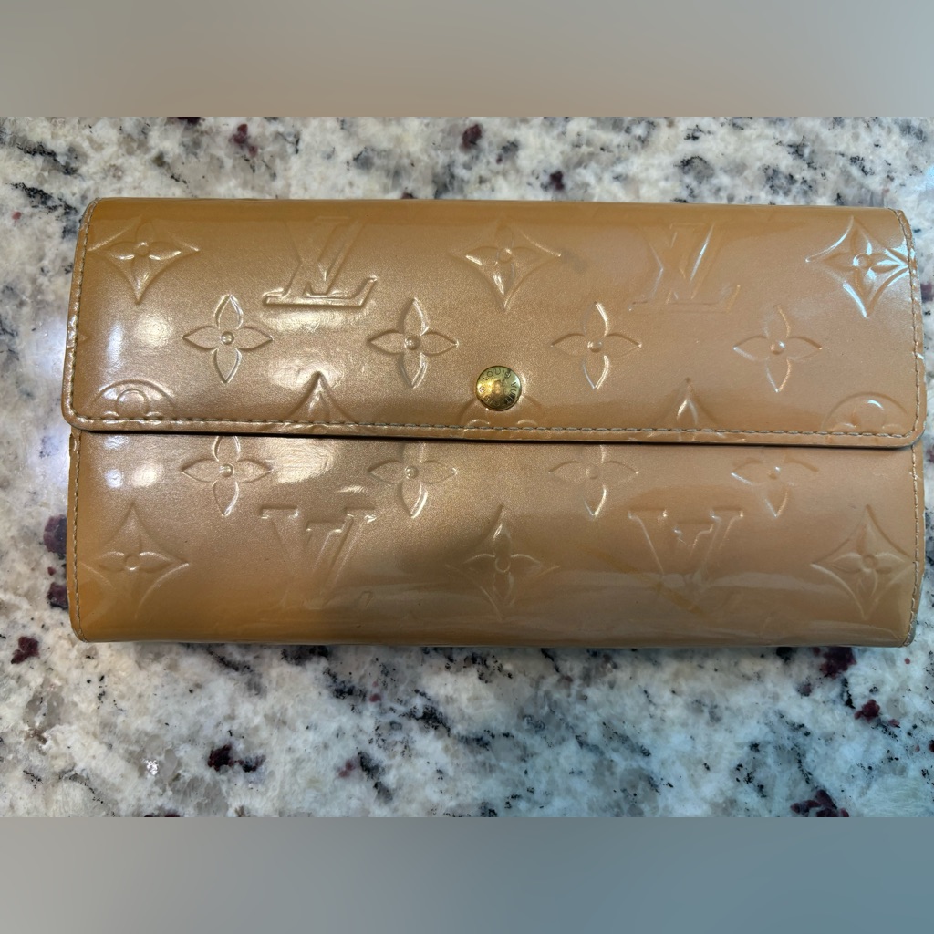 Authentic - Louis Vuitton Dune Vernis Sarah Wallet #4